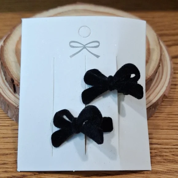 Black Velvet Hair Bow Clips - Picture 2 of 4